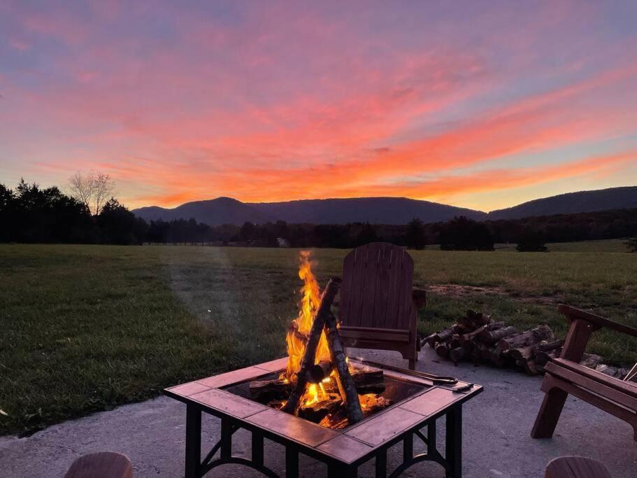 Holly Tree Retreat Located In Beautiful Luray, Va. Exterior foto